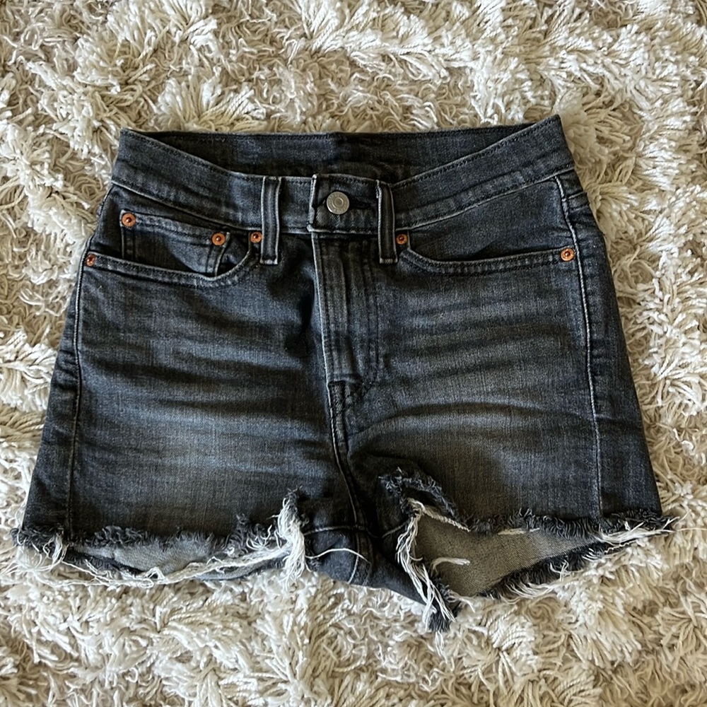 Women’s Levi shorts
